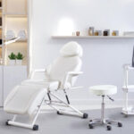 Инновационные косметологические кресла: совершенство комфорта и технологии