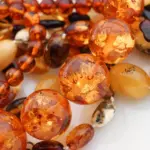 Разновидности янтаря: удивительное разнообразие солнечного камня